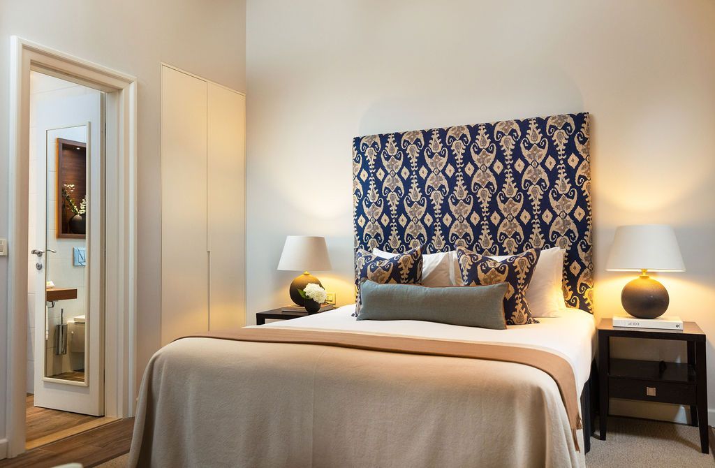 Deluxe Room – One King Bed Room